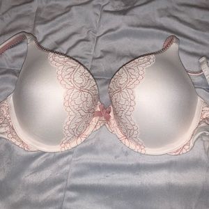 Victoria’s Secret Padded Bra 32D